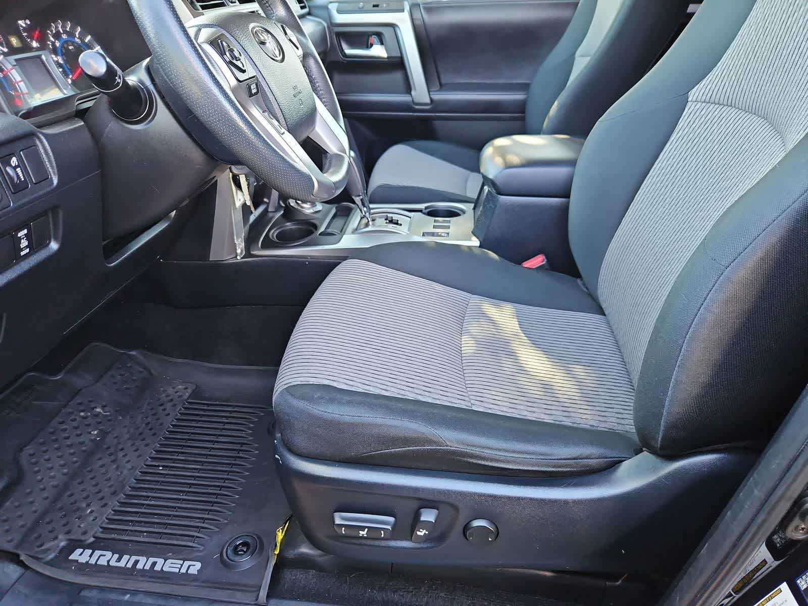 Used 2018 Toyota 4Runner SR5 AWD/4WD image 16