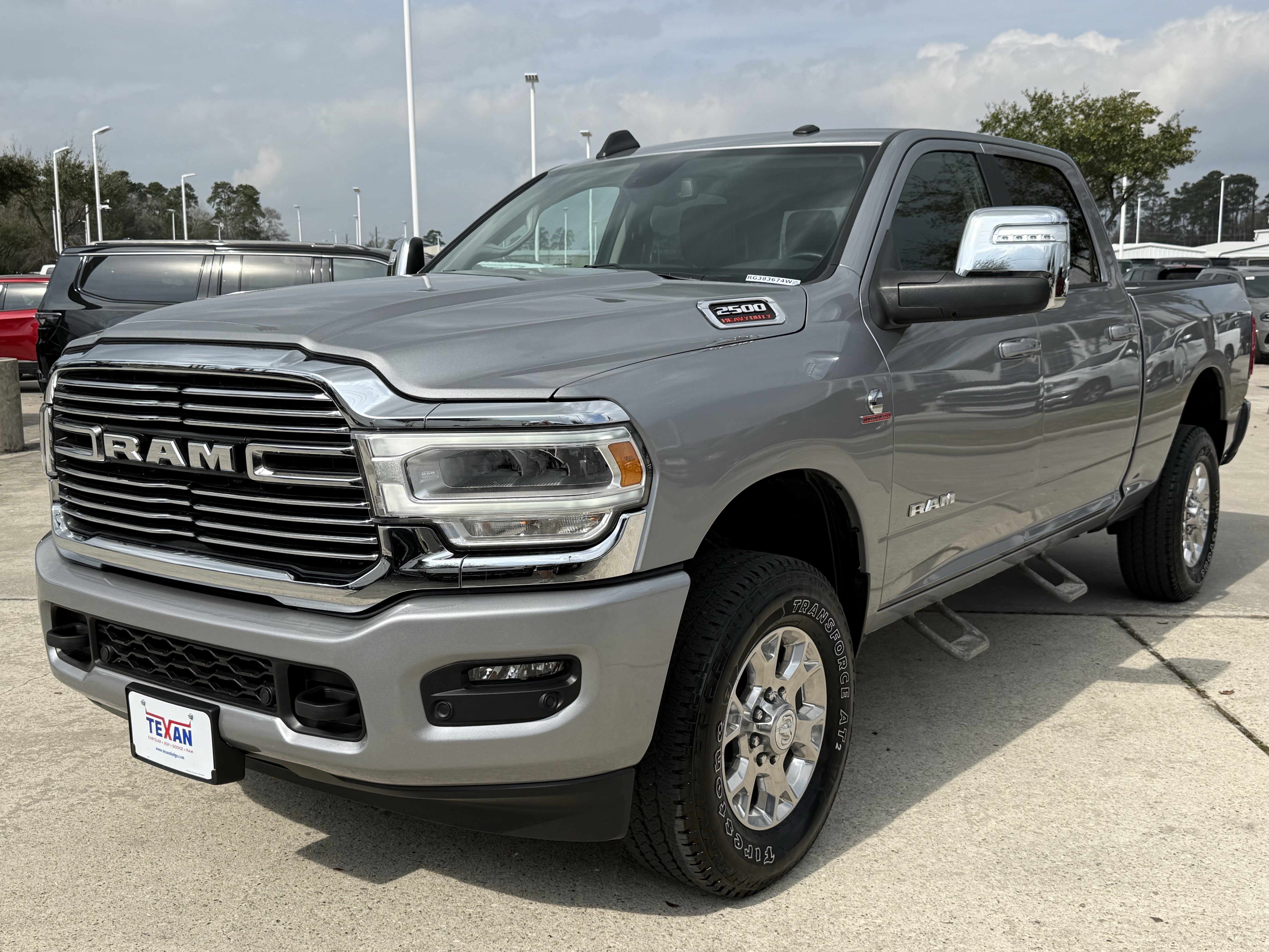 Used 2024 RAM 2500 Laramie AWD/4WD image 9