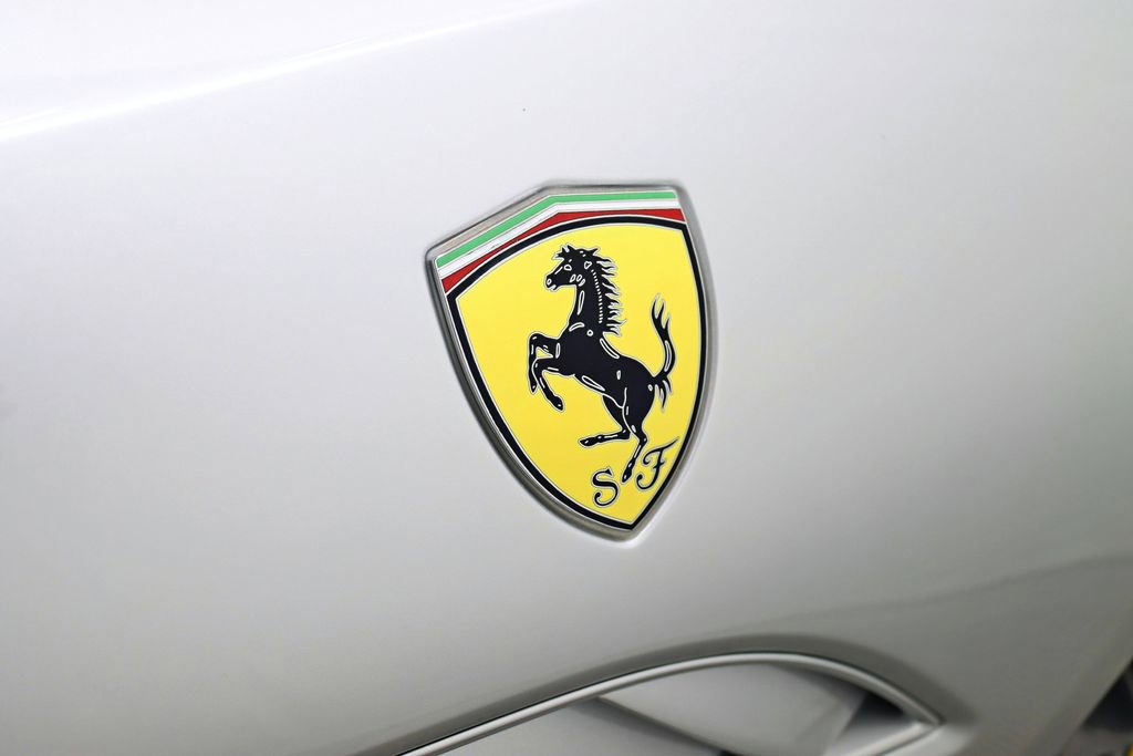 Used 2010 Ferrari California RWD image 15