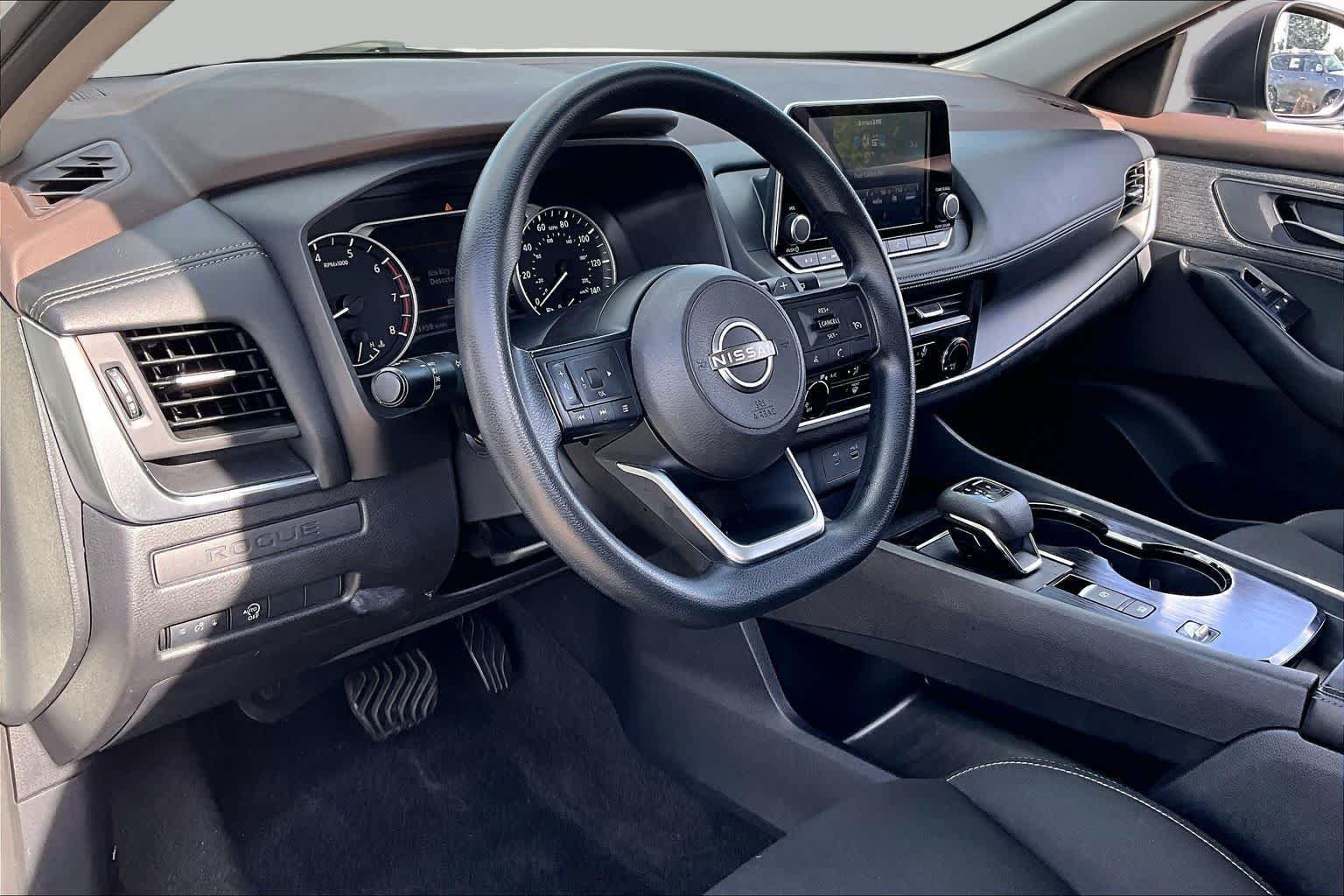 Used 2023 Nissan Rogue S FWD image 15