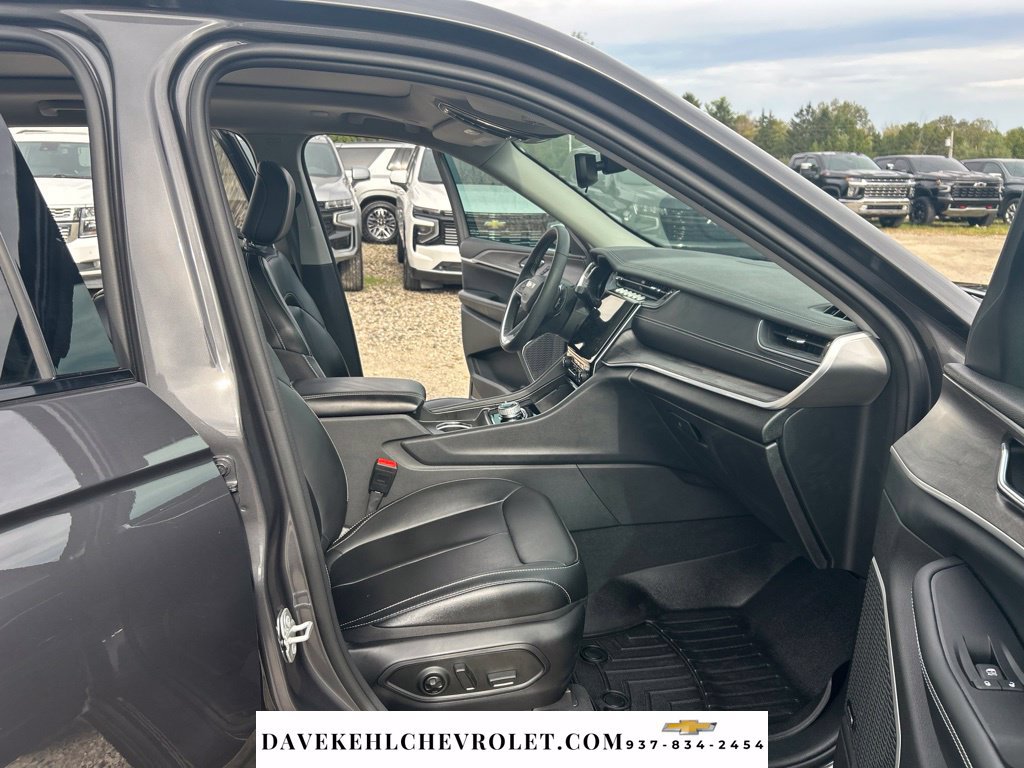 Used 2024 Jeep Grand Cherokee Limited w/ Trailer Tow Package AWD/4WD image 26