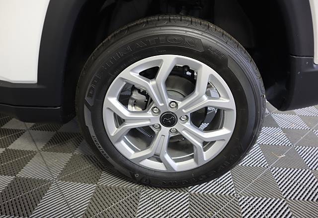 Used 2025 Jeep Compass Sport image 13