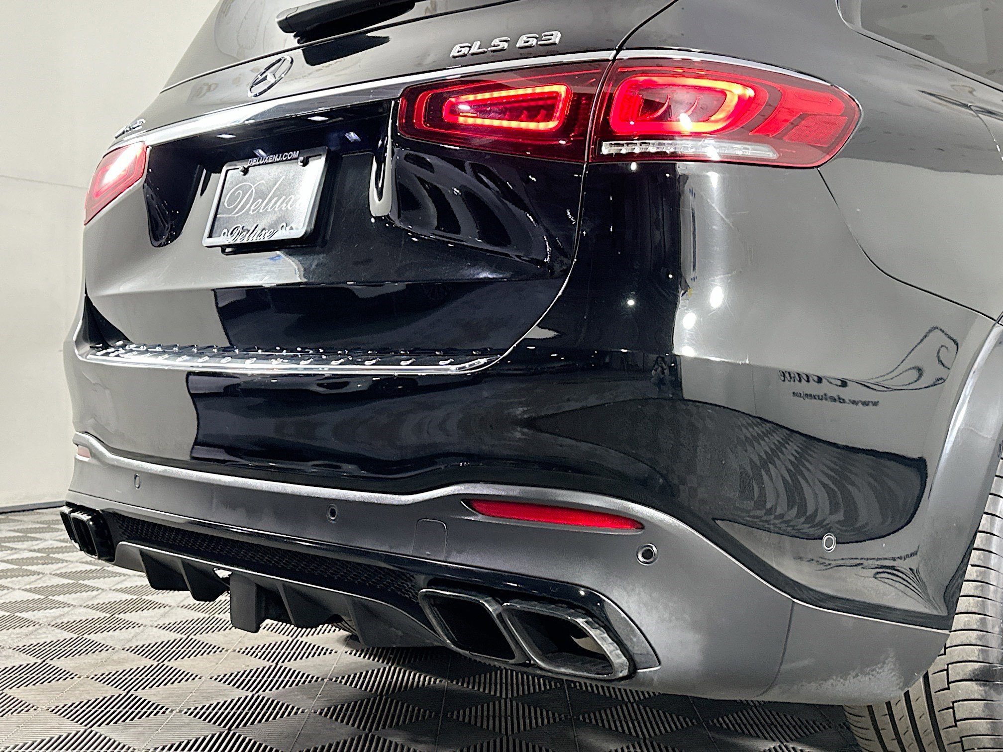 Used 2023 Mercedes-Benz GLS 63 AMG GLS 63 AMG Night 4MATIC 3-ROW image 26