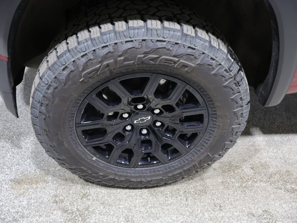 Used 2025 Chevrolet Colorado Trail Boss image 10