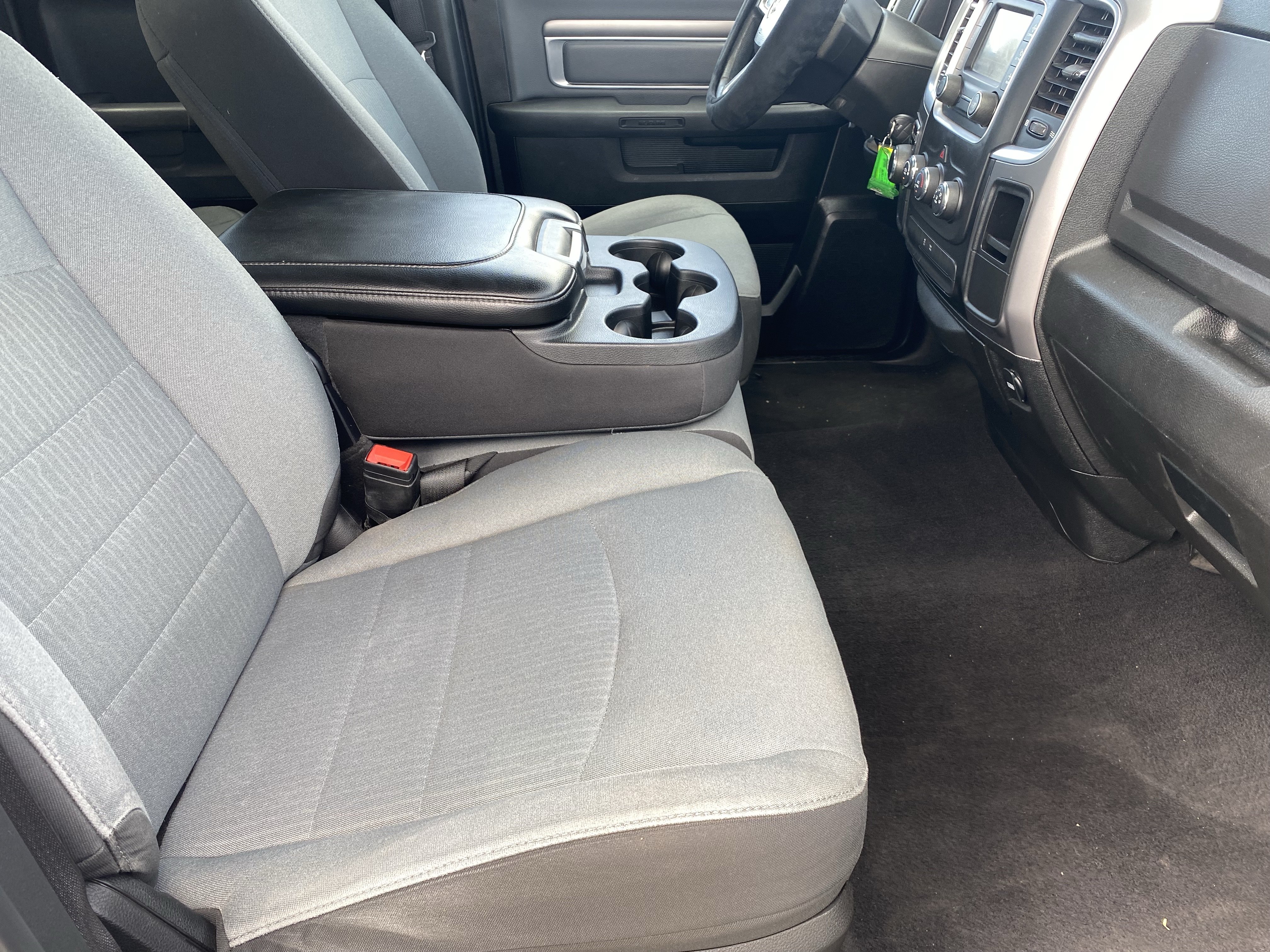Used 2022 RAM 1500 Classic SLT RWD image 11