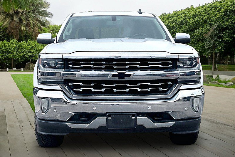 Used 2018 Chevrolet Silverado 1500 LTZ w/ Texas Edition AWD/4WD image 2