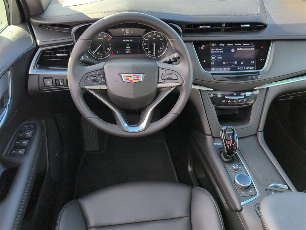 Used 2025 Cadillac XT6 Luxury image 29