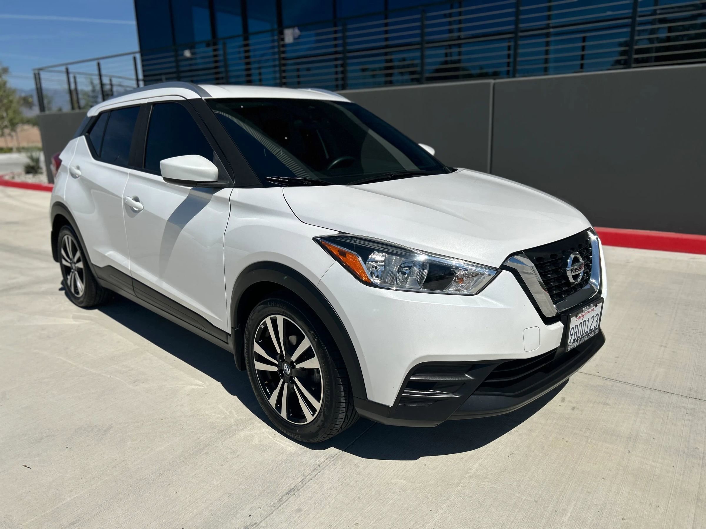 Used 2020 Nissan Kicks SV