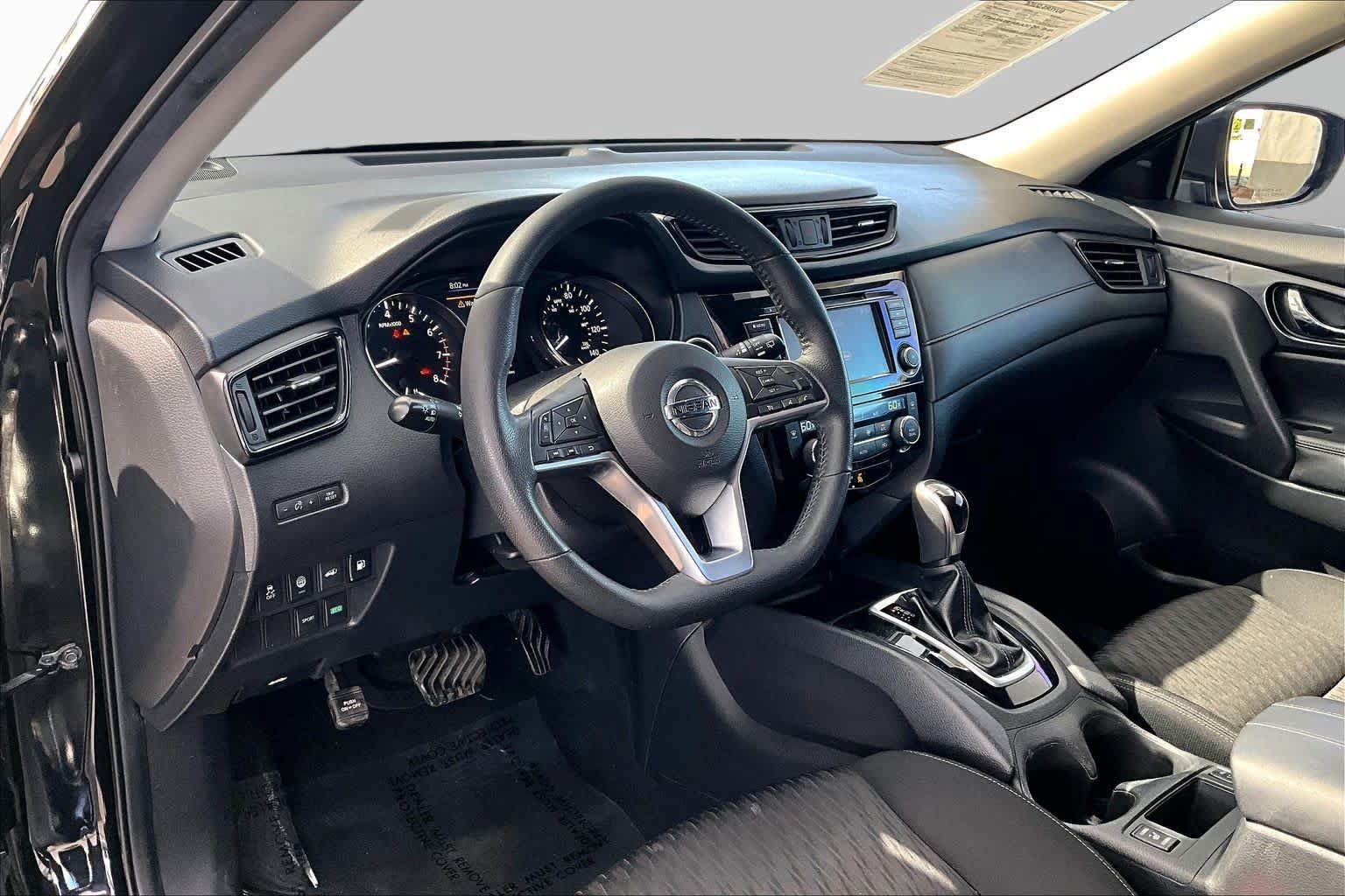 Certified 2019 Nissan Rogue SV FWD image 17