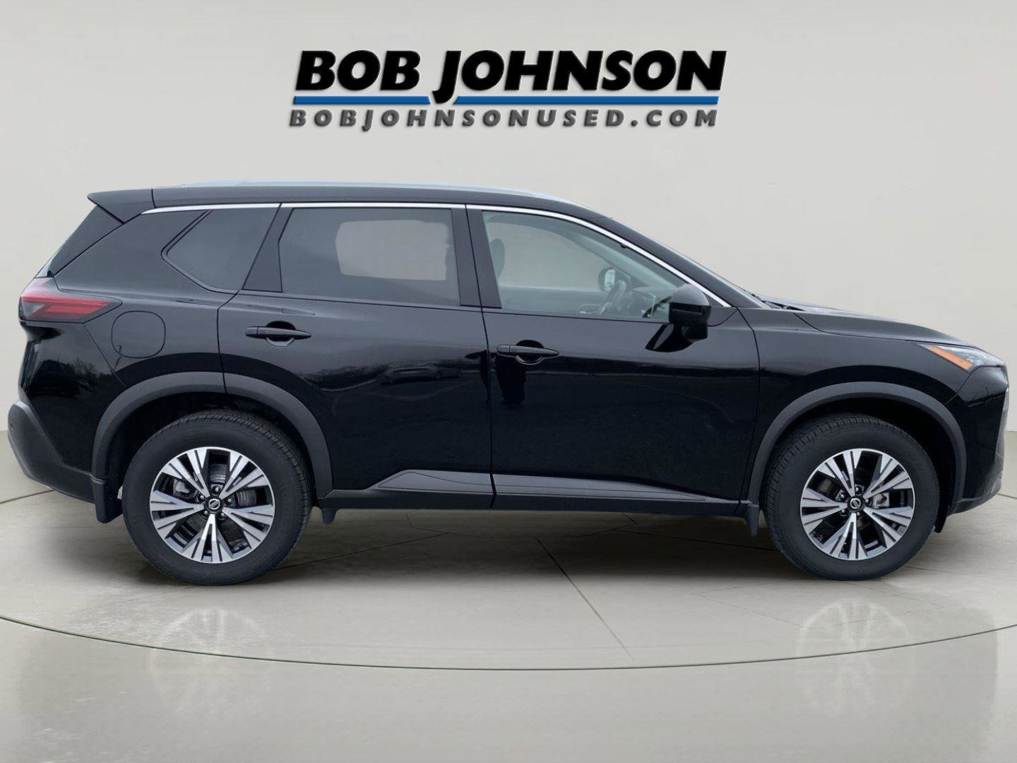 Used 2021 Nissan Rogue SV w/ Premium Package image 2