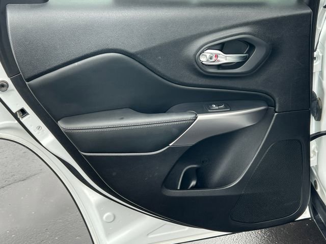 Used 2022 Jeep Cherokee Latitude Lux AWD/4WD image 36