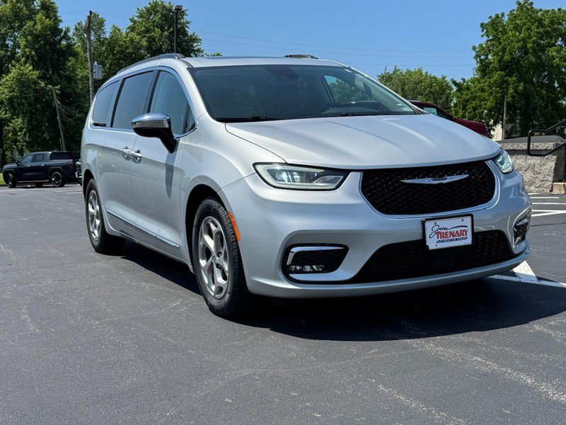 Used 2023 Chrysler Pacifica Limited FWD video 2
