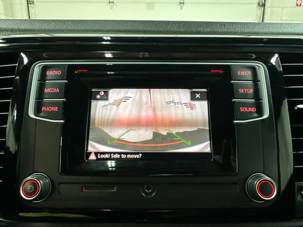Used 2019 Volkswagen Beetle 2.0T S FWD image 27