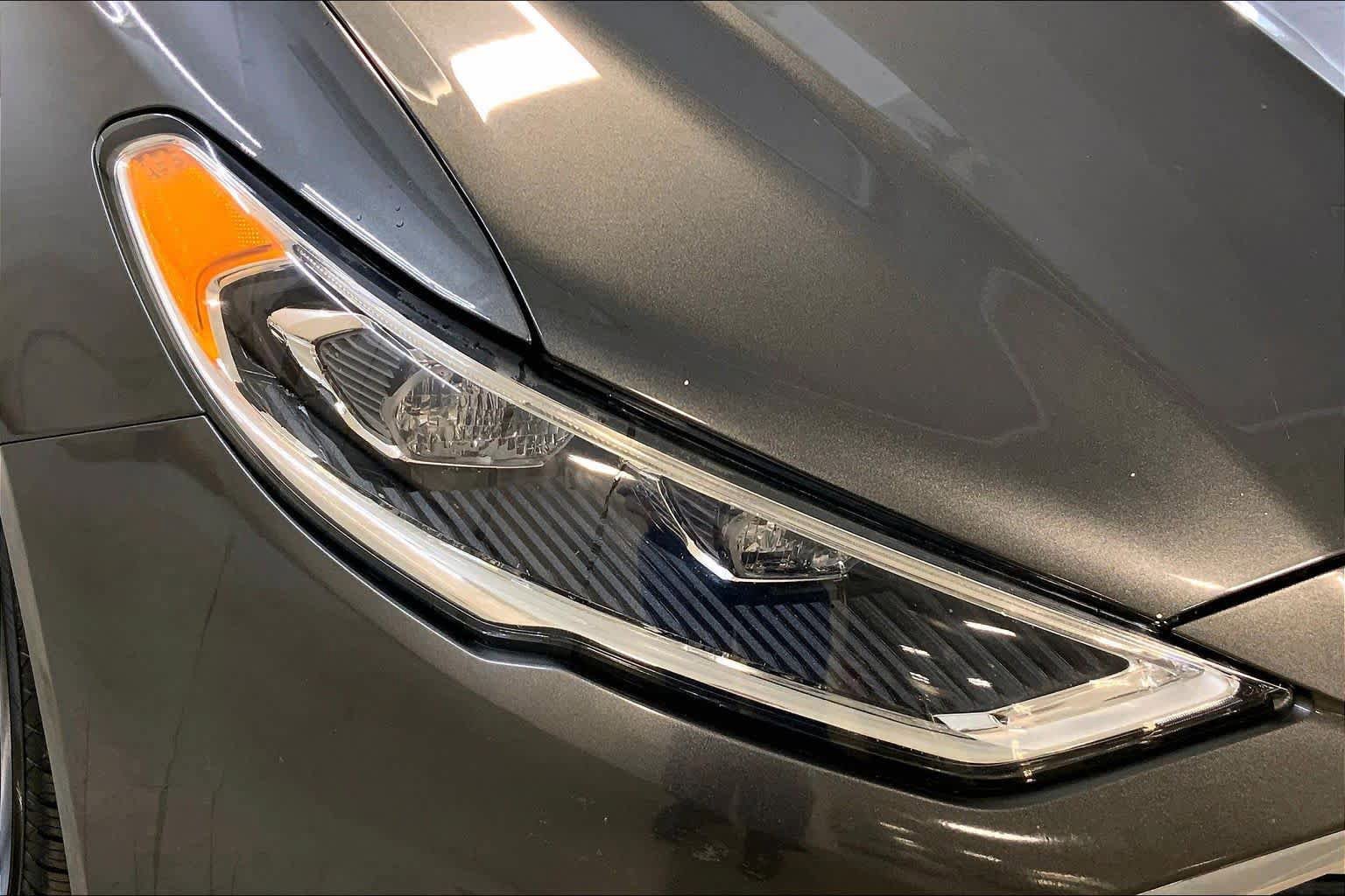 Used 2017 Ford Fusion Titanium AWD/4WD image 27