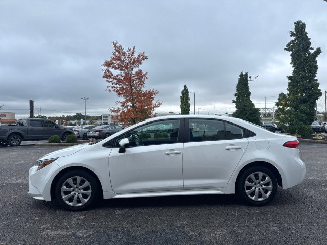 Used 2025 Toyota Corolla LE FWD image 14