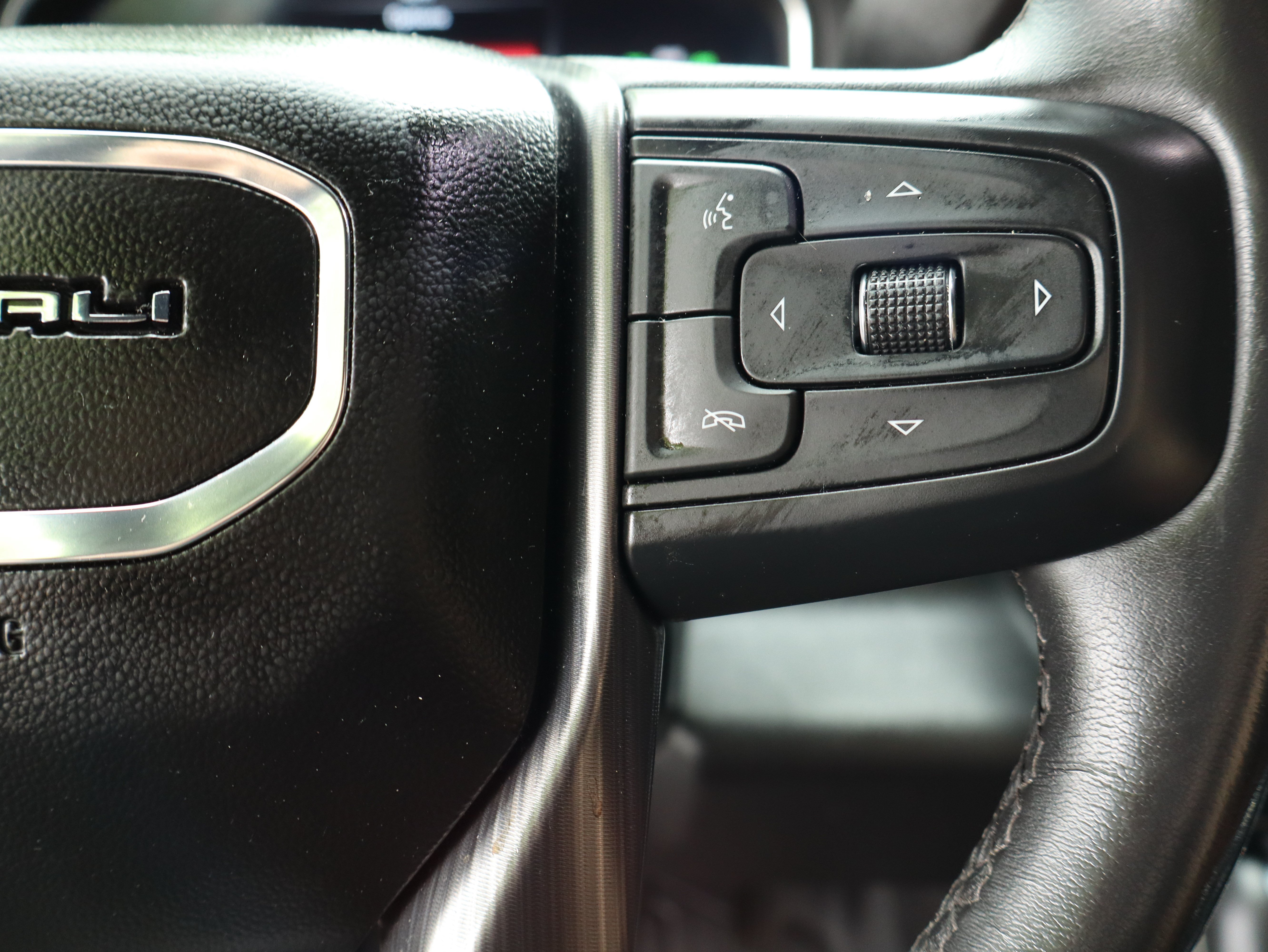 Used 2024 GMC Sierra 2500 Denali Ultimate AWD/4WD image 25