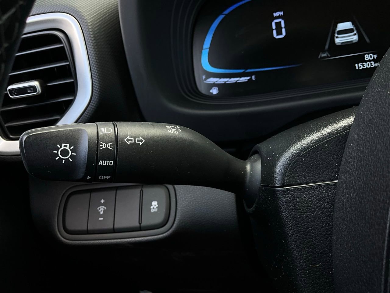 Used 2025 Hyundai Venue SEL image 36