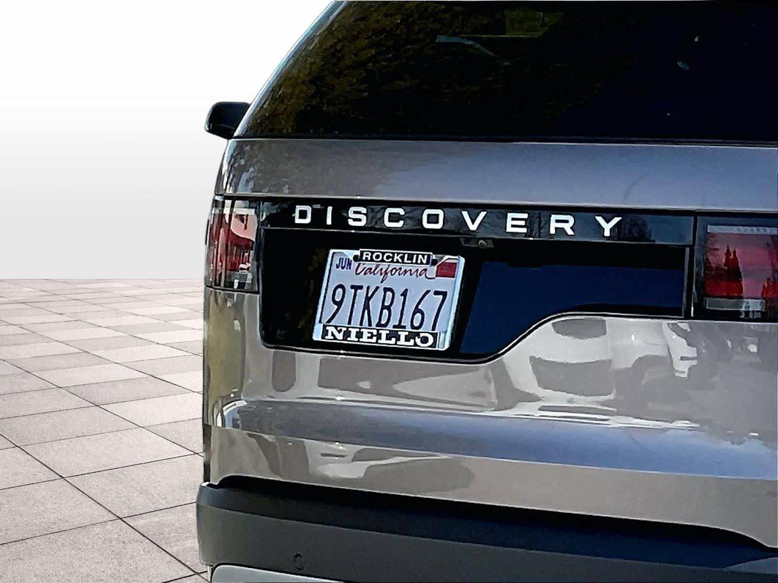 Used 2025 Land Rover Discovery S AWD/4WD image 12