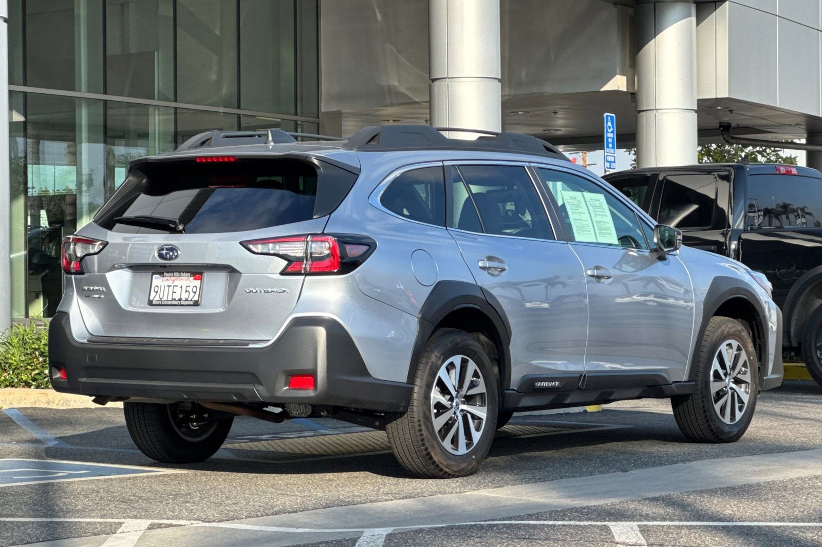 Certified 2025 Subaru Outback Premium image 4