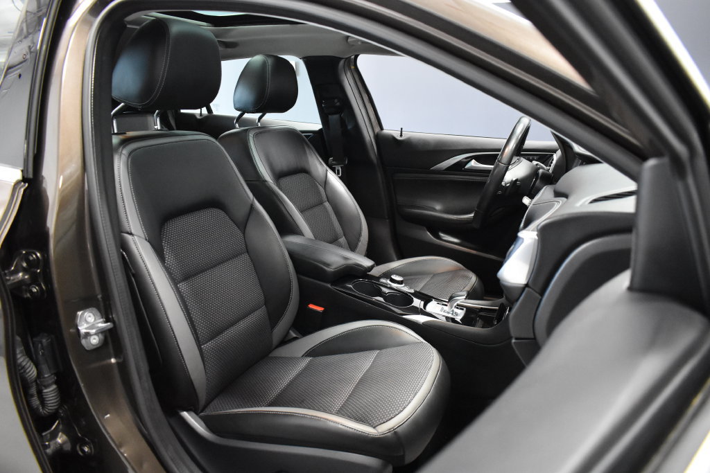 Used 2019 INFINITI QX30 AWD w/ Navigation Package image 14