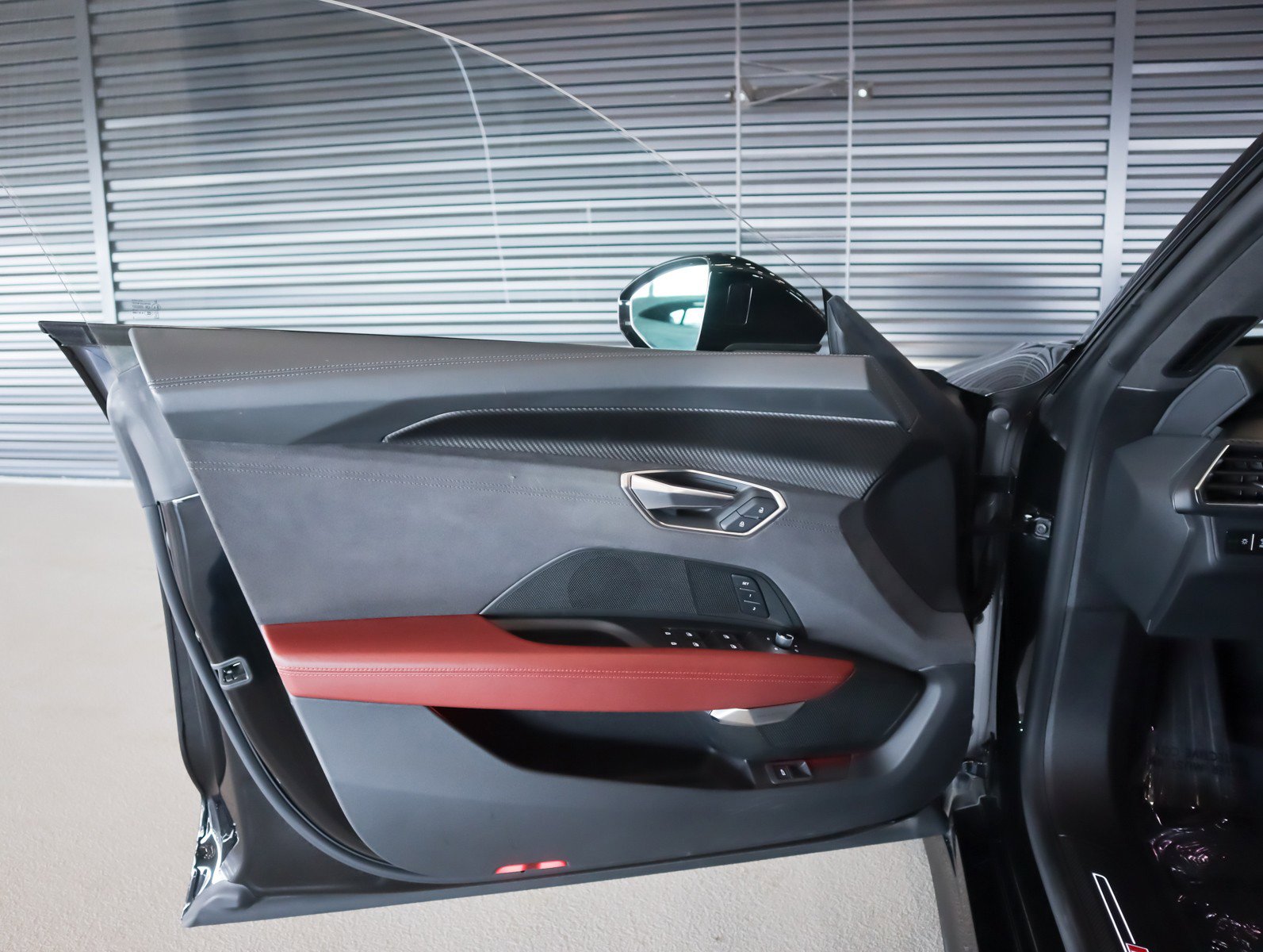 Used 2024 Audi RS e-tron GT w/ Carbon Performance Package image 27