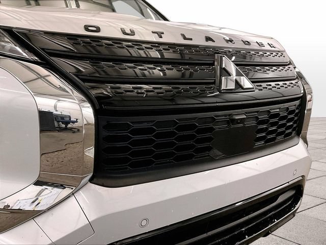 Used 2023 Mitsubishi Outlander SE Black Edition AWD/4WD image 29
