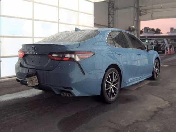 Used 2024 Toyota Camry SE FWD image 5
