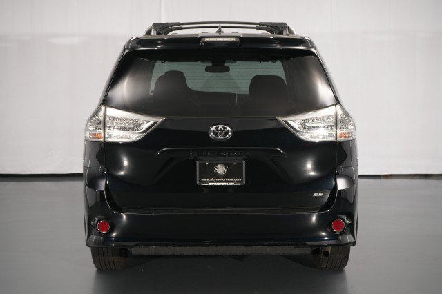 Used 2020 Toyota Sienna SE FWD image 20
