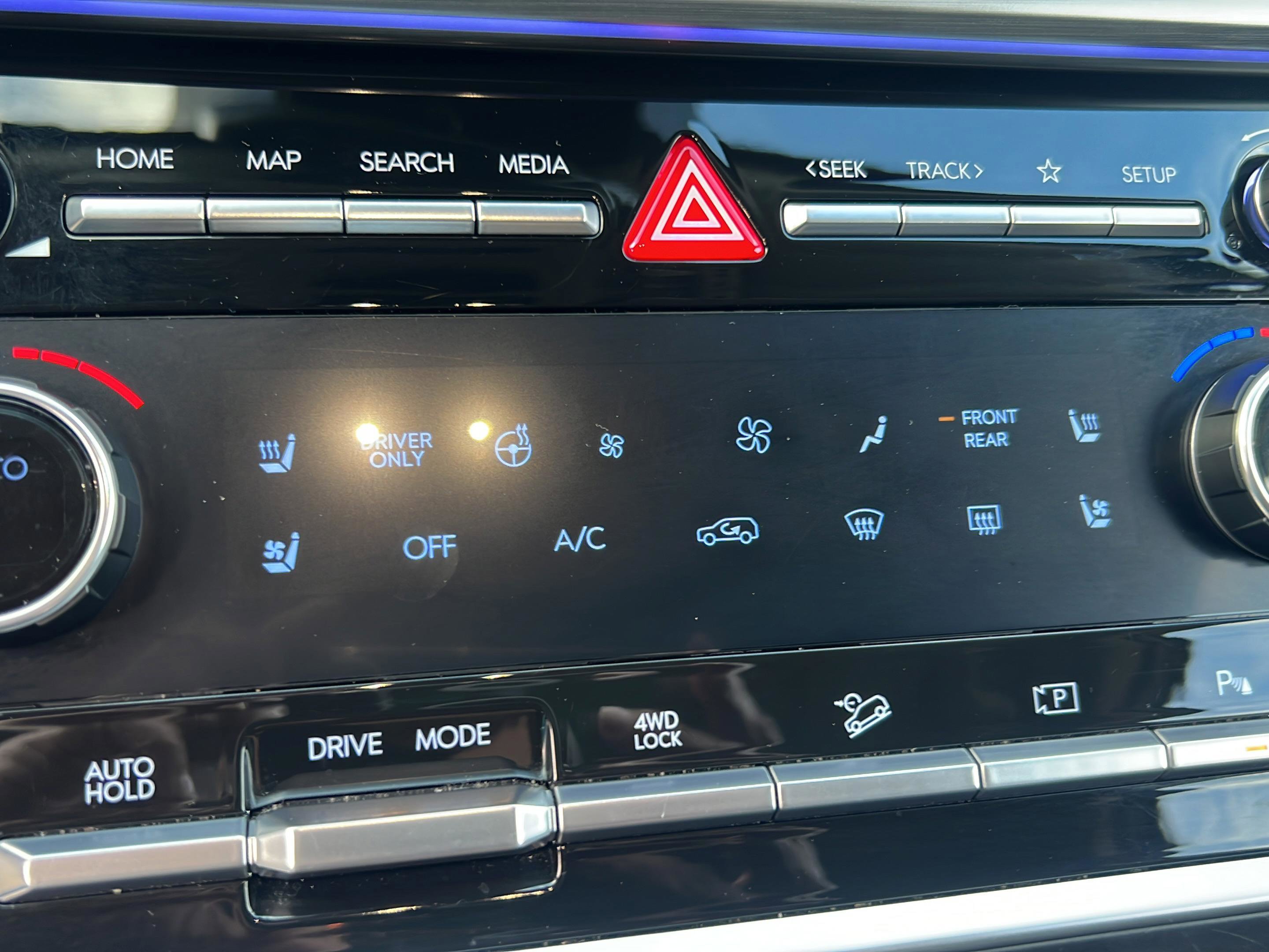 Certified 2025 Hyundai Santa Fe Limited image 20