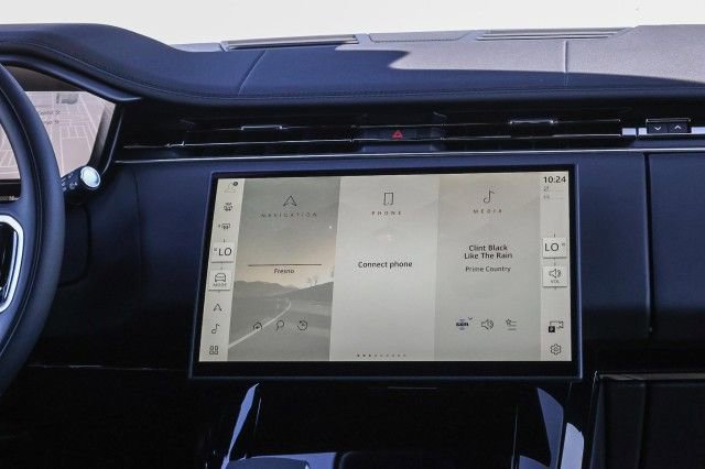 New 2025 Land Rover Range Rover Sport SE image 16
