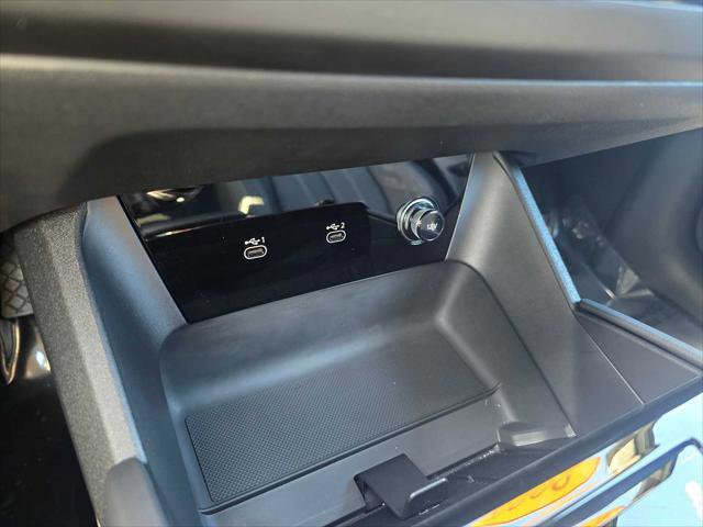 Used 2025 Audi Q6 e-tron Prestige image 31