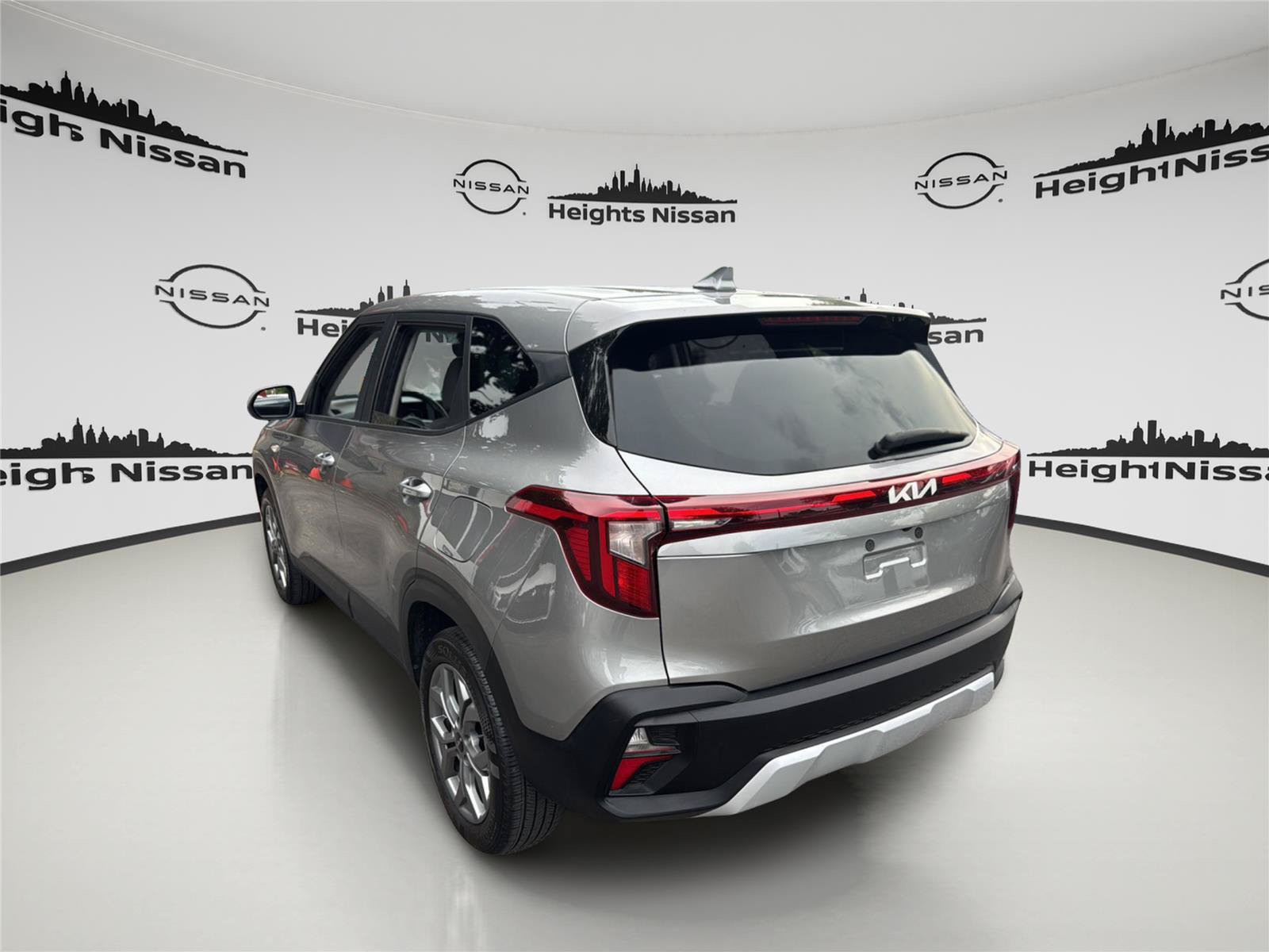 Used 2024 Kia Seltos LX AWD/4WD image 3