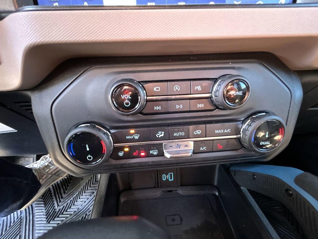 Used 2022 Ford Bronco Wildtrak image 19