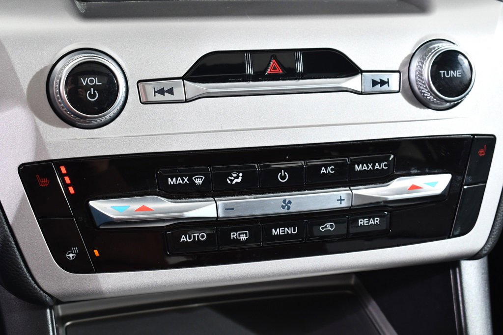 Used 2022 Ford Explorer XLT w/ Equipment Group 202A image 30