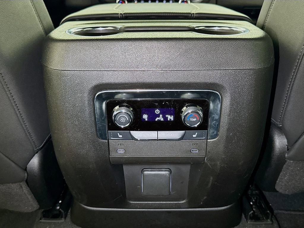 Certified 2025 Chevrolet Suburban Premier image 24