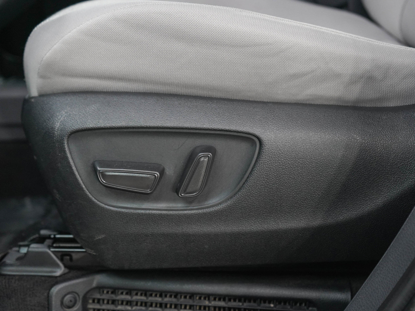Used 2024 Toyota Sienna LE FWD image 29