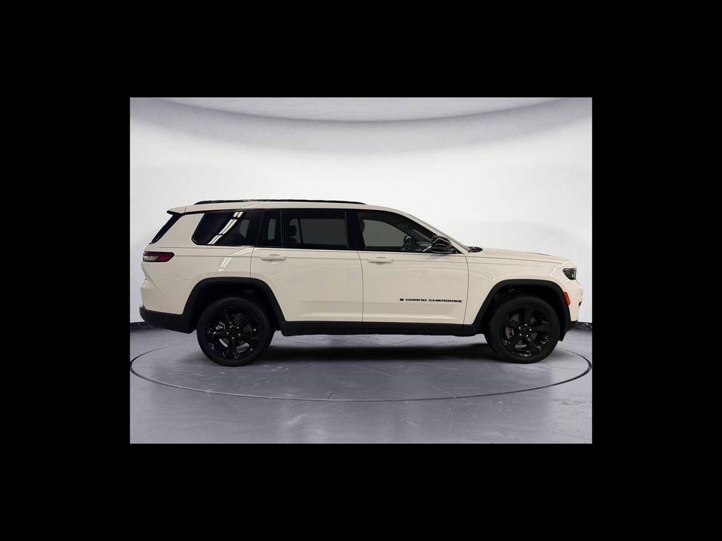 Used 2024 Jeep Grand Cherokee L Laredo AWD/4WD image 7