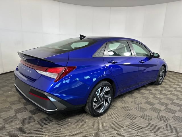 Certified 2025 Hyundai Elantra Sport image 32