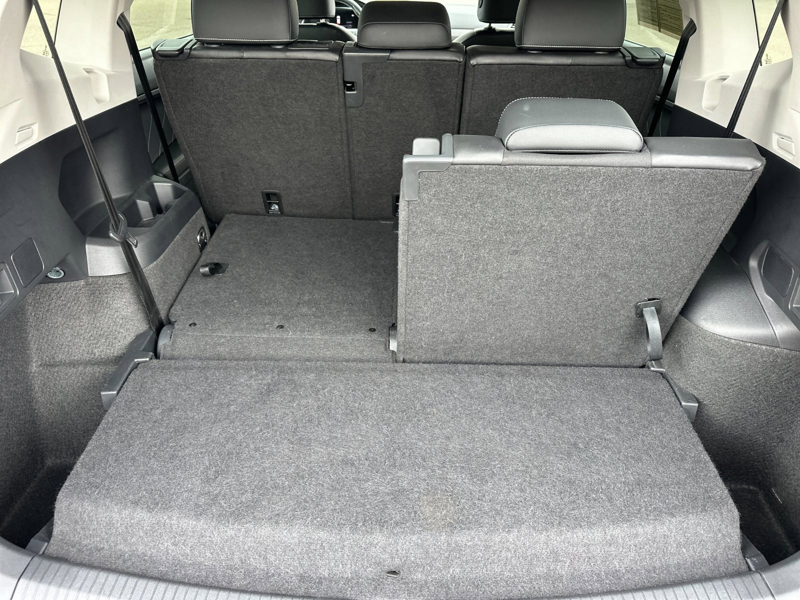 Used 2024 Volkswagen Tiguan SE image 15