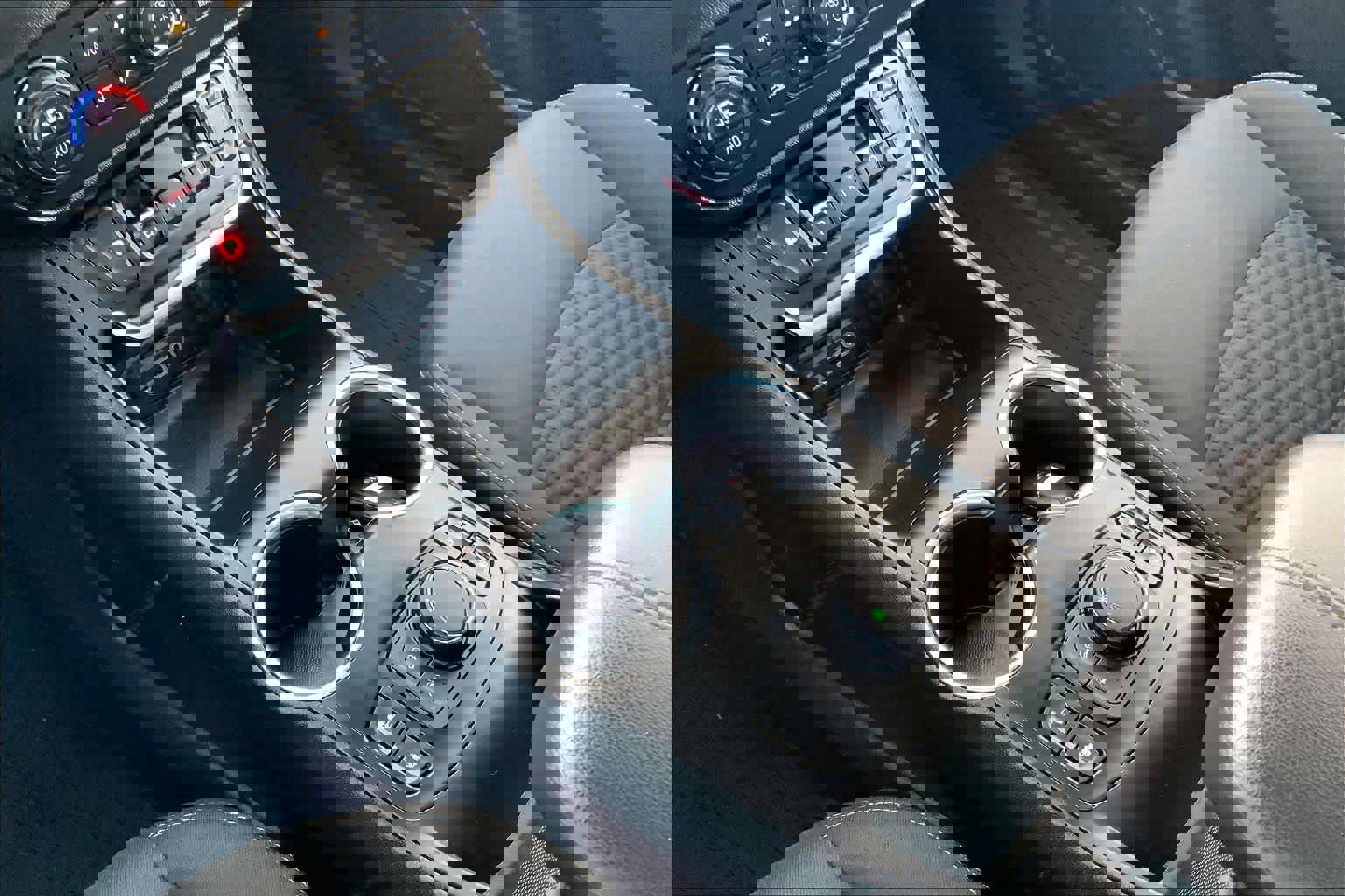 Used 2020 GMC Terrain SLE w/ Driver Convenience Package image 15