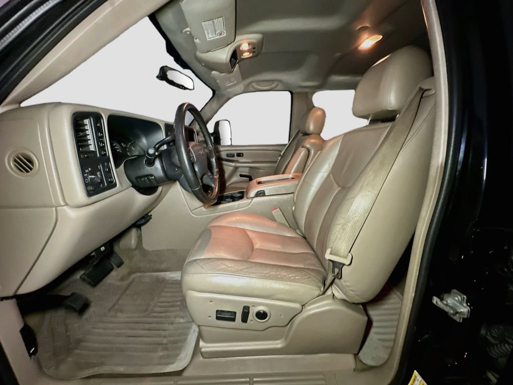 Used 2007 GMC Sierra 3500 SLT w/ Heavy-Duty Power Package AWD/4WD image 17