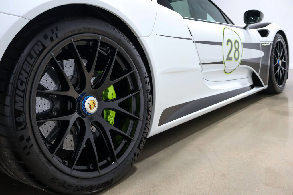 Used 2015 Porsche 918 Spyder image 34