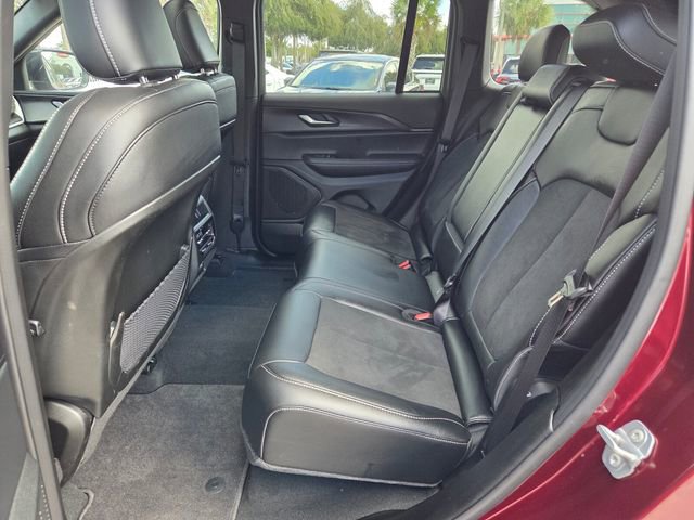 Certified 2025 Jeep Grand Cherokee Altitude image 7