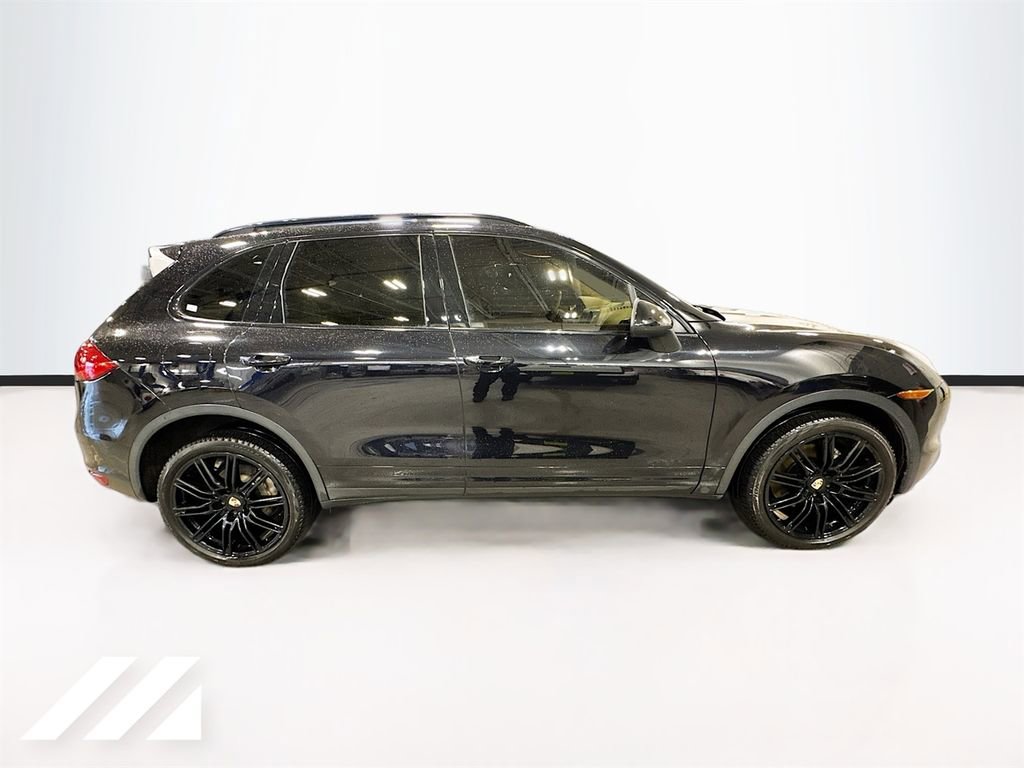 Used 2014 Porsche Cayenne Platinum Edition image 4