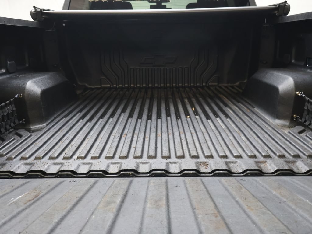Used 2022 Chevrolet Silverado 1500 LT AWD/4WD image 13
