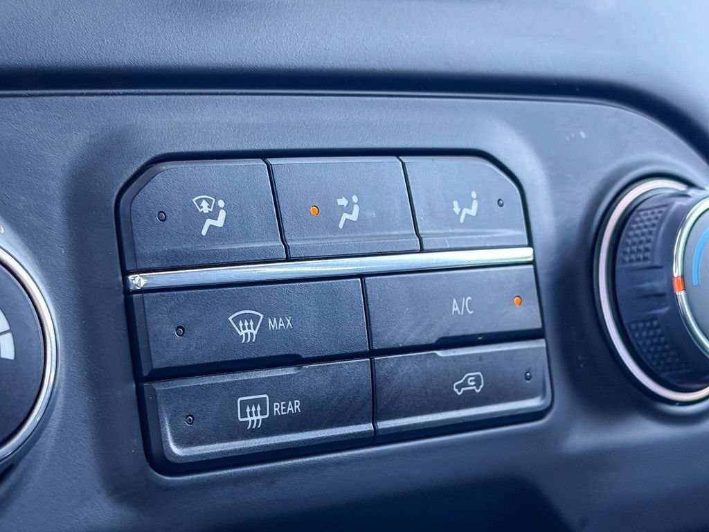 Used 2024 Chevrolet Silverado 1500 Custom w/ LPO, Dark Essentials Package AWD/4WD image 28