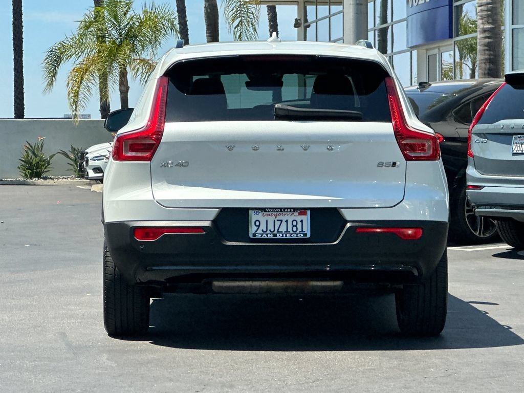 Certified 2023 Volvo XC40 B5 Plus w/ Protection Package Premier AWD/4WD image 4