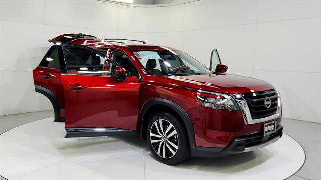 Certified 2025 Nissan Pathfinder Platinum w/ Cargo Package FWD image 29