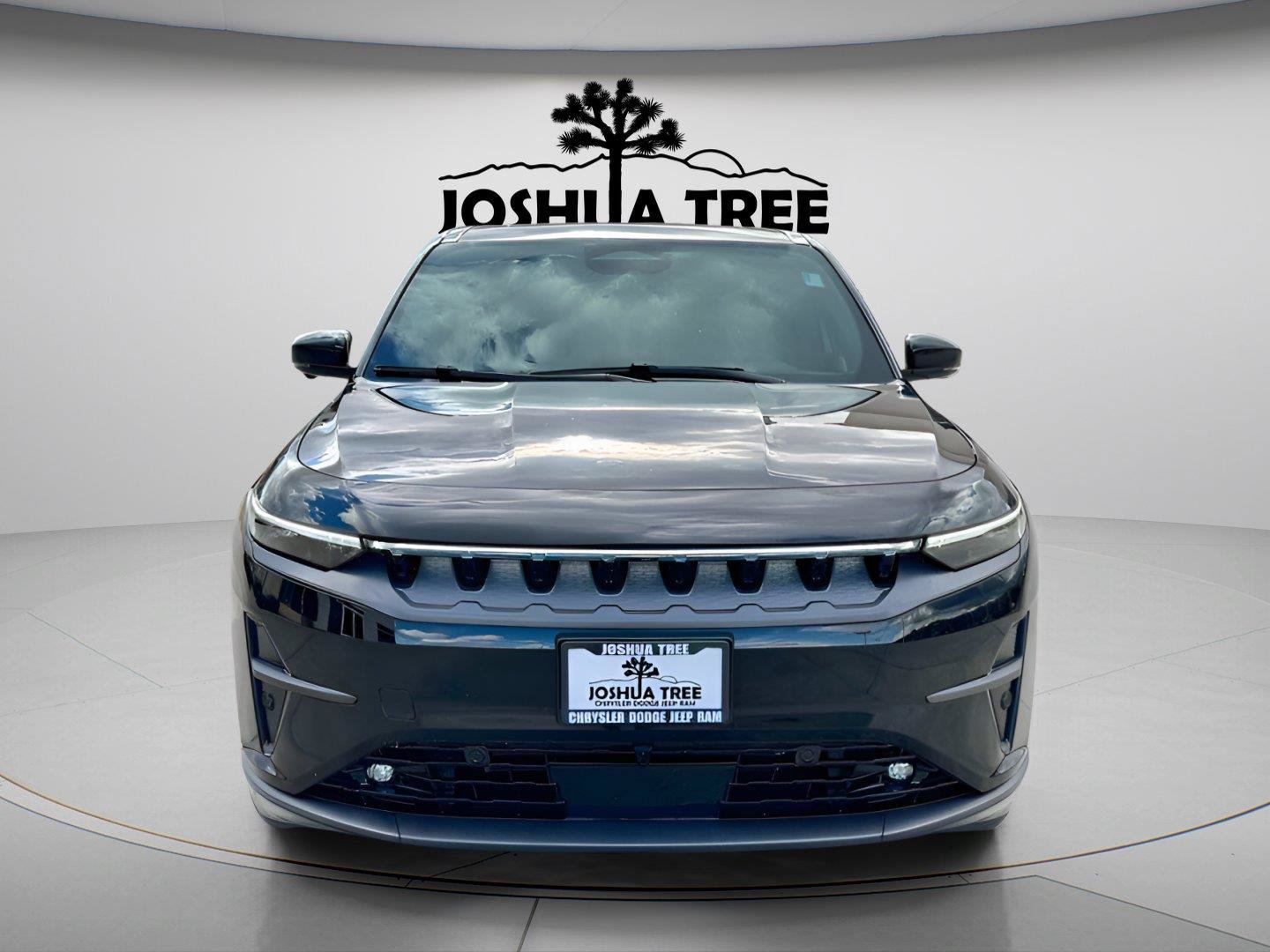 Used 2025 Jeep Wagoneer S Limited AWD/4WD image 2