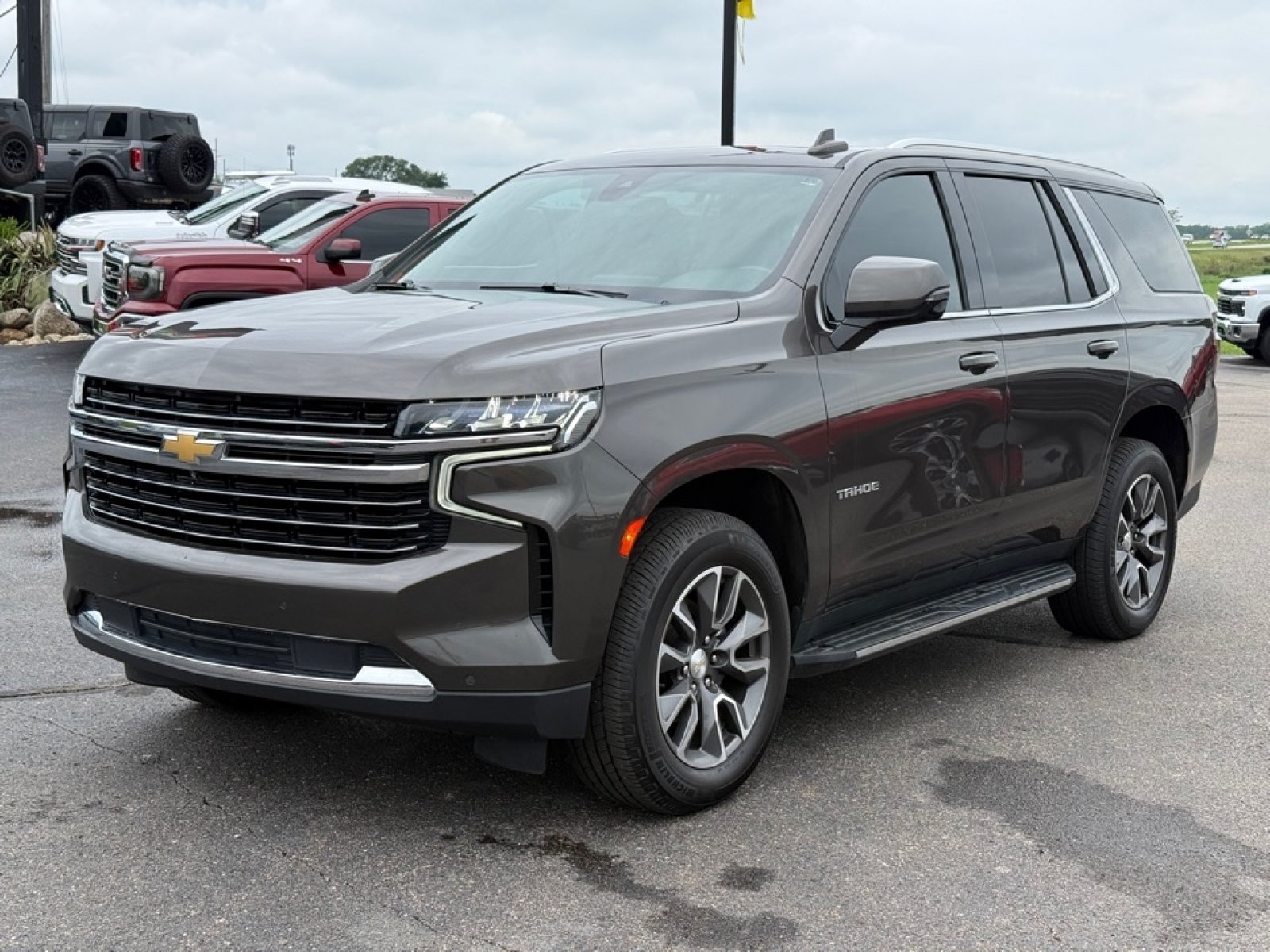 Used 2021 Chevrolet Tahoe LT w/ LT Signature Package AWD/4WD image 4
